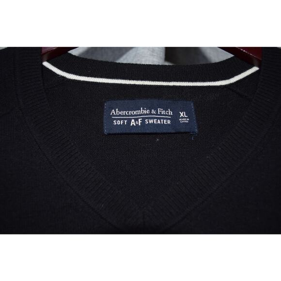 Abercrombie & Fitch Soft AF Black V Neck Sweater XL - Picture 3 of 3